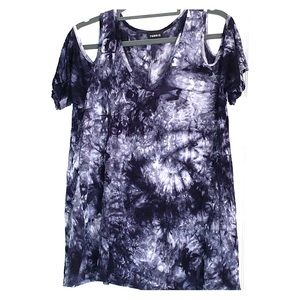 Torrid Cold Shoulder Shirt. SIZE 0